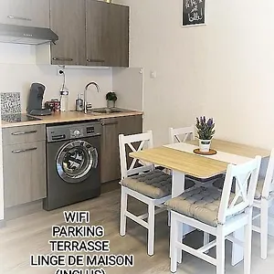 charmant-studio-24-m2-terrasse-a-100m-de-la-plage.fr-provencehotel.com/